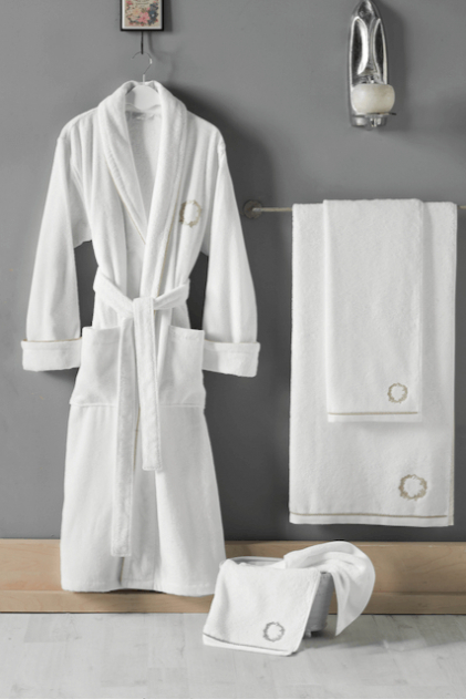 Soft Cotton Luxusní pánský župan SEHZADE s ručníkem a papučkami v dárkovém balení Smetanová / zlatá výšivka L + papučky (42/44) + ručník + box