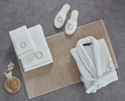 Soft Cotton Luxusní pánský župan SEHZADE s ručníkem a papučkami v dárkovém balení Bílá / stříbrná výšivka L + papučky (42/44) + ručník + box